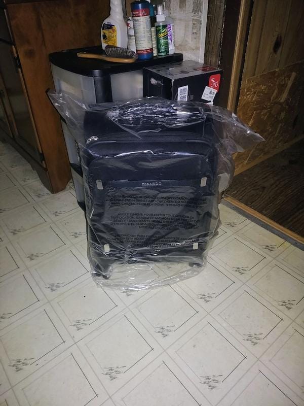 Customer photo review of Rodeo Drive 2.0 Softside Carry-On Expandable Spinner