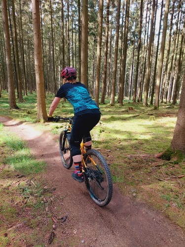 Customer photo review of #A4 - SS MOUNTAINBIKE JERSEY | dark forest green