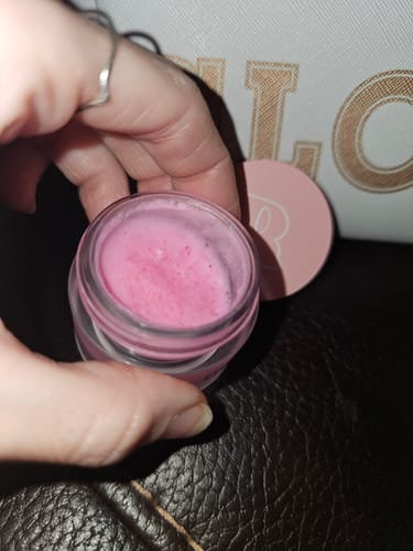 Customer photo review of Mango Dragon Fruit Lip Smoothie Scrub
