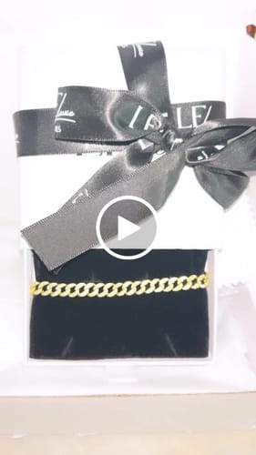 Customer video review of Sasha Chain — Gold