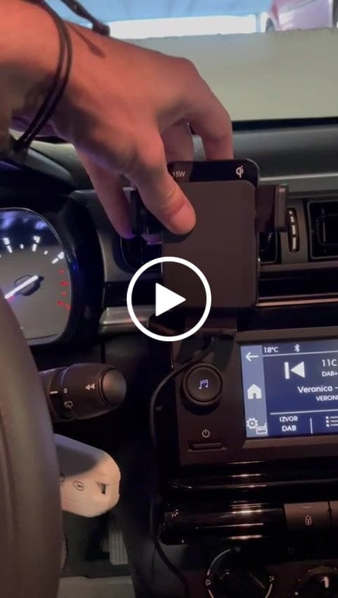 Customer video review of Wegman Telefoonhouder met QI Draadloze Oplader Auto (15W autolader) - Ventilatierooster, Raam, Dashboard - Magsafe