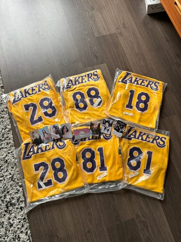 Customer photo review of Le Sserafim Basketball Jersey
