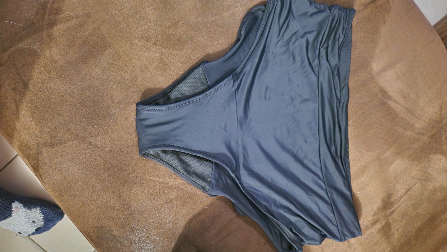 Customer photo review of Maillot de bain menstruel taille haute Eléonore