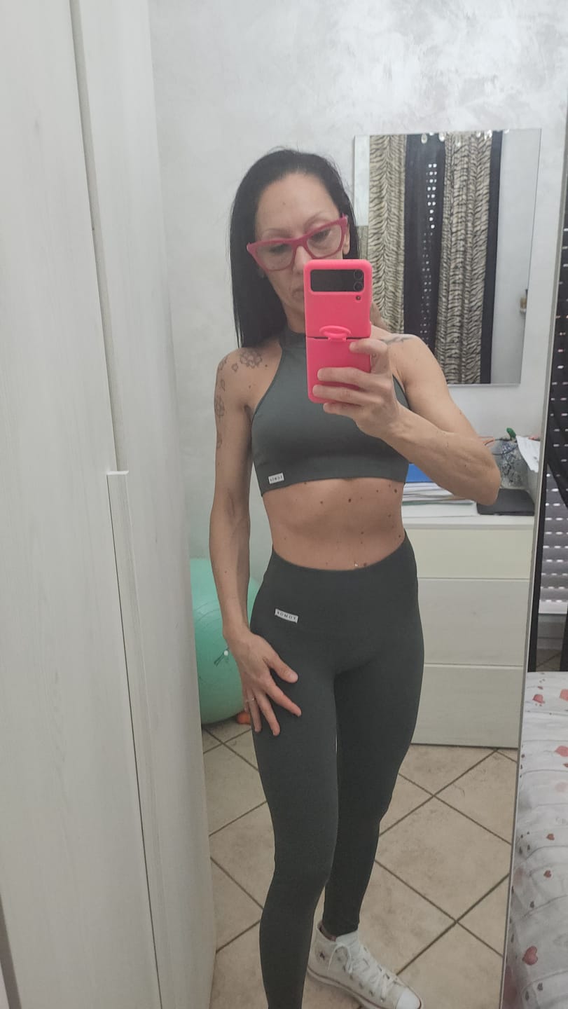 Customer photo review of Leggings Confidence Coal Green
