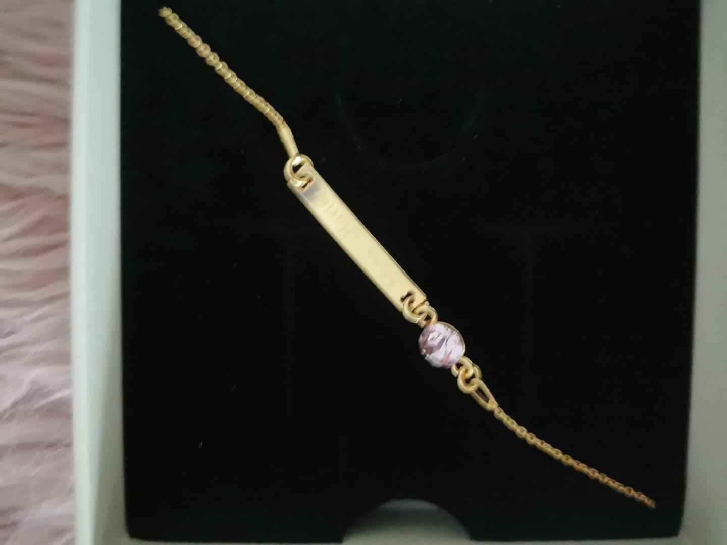 Customer photo review of Baby Armband mit Geburtsstein und Gravur länglich