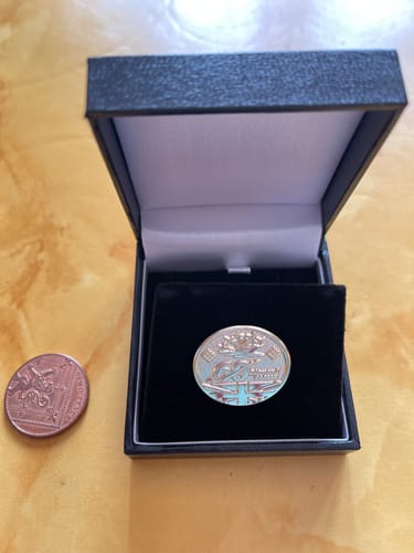 undefined review of Red Arrows 60th Diamond Anniversary 25mm Gold Pin Badge in Presentation Box image 1 out of 1