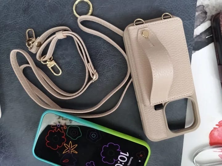 Customer photo review of "Cover" - iPhone Crossbody Schutzhülle
