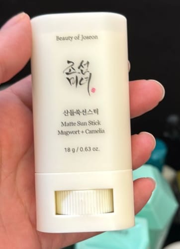 Customer photo review of Matte Sun Stick : Mugwort+Camelia (SPF 50+ PA++++) 18g