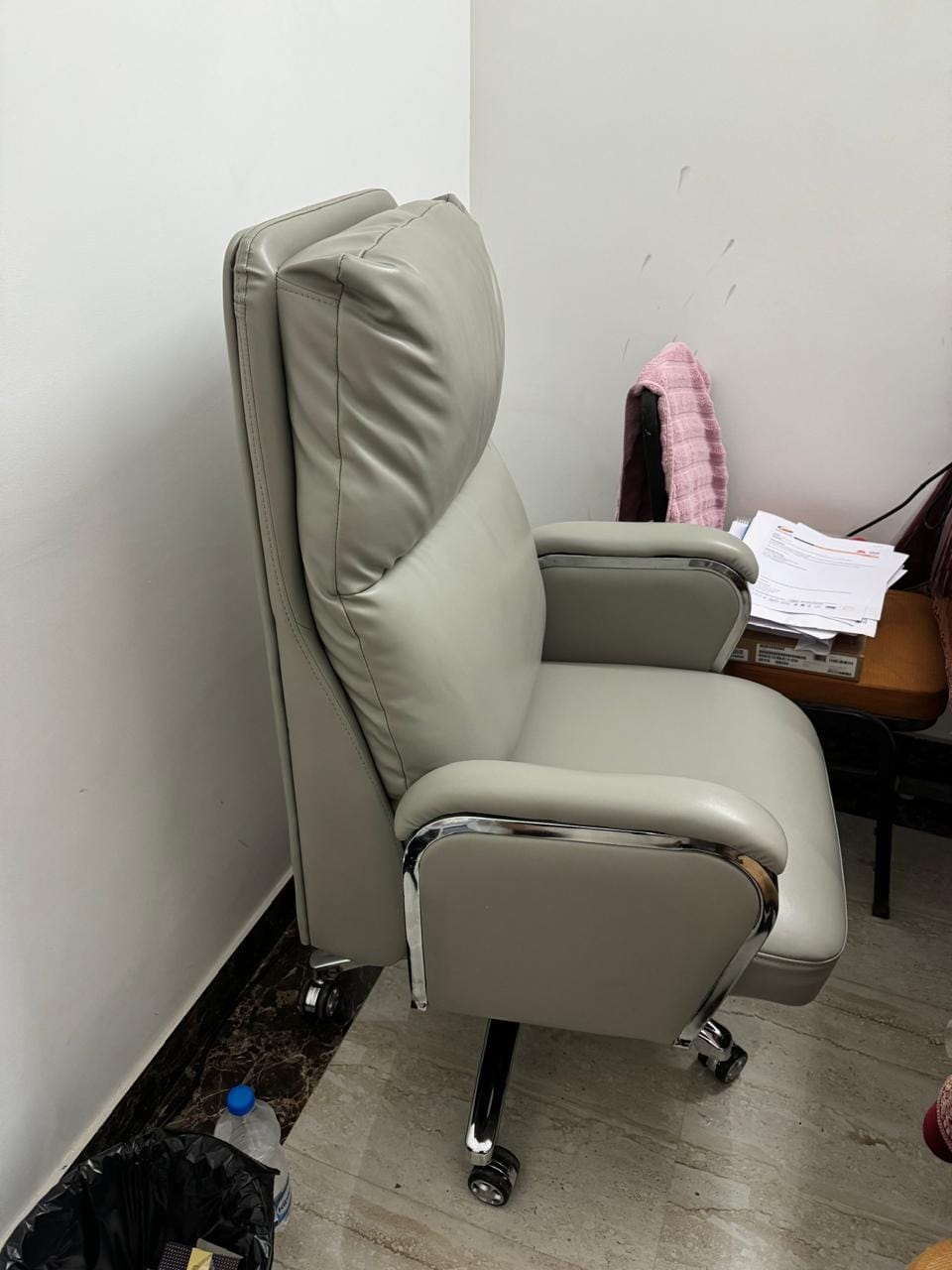 Customer photo review of Ettorez POLAR High Back Leatherette Office Chair