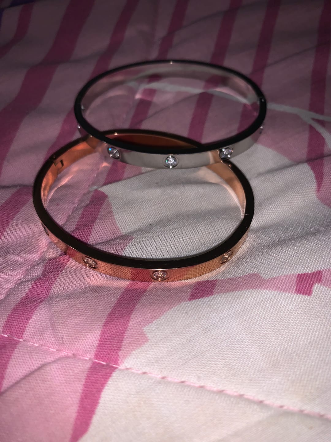 Customer photo review of IT’S LUXURY BRACELETS | Tarnish Free | Stainless Steel | Bracelet (1 piece)