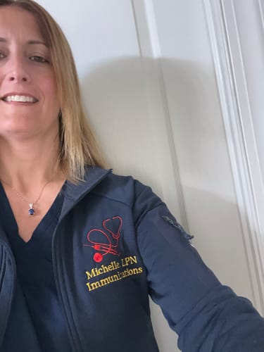 Customer photo review of The North Face ® Ladies Mountain Peaks Full-Zip Nurse Jacket  | NF0A47FE