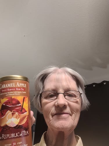 Customer photo review of 🍎 Caramel Apple Red Tea Bags 🍎- Tin 36 Tea Bags