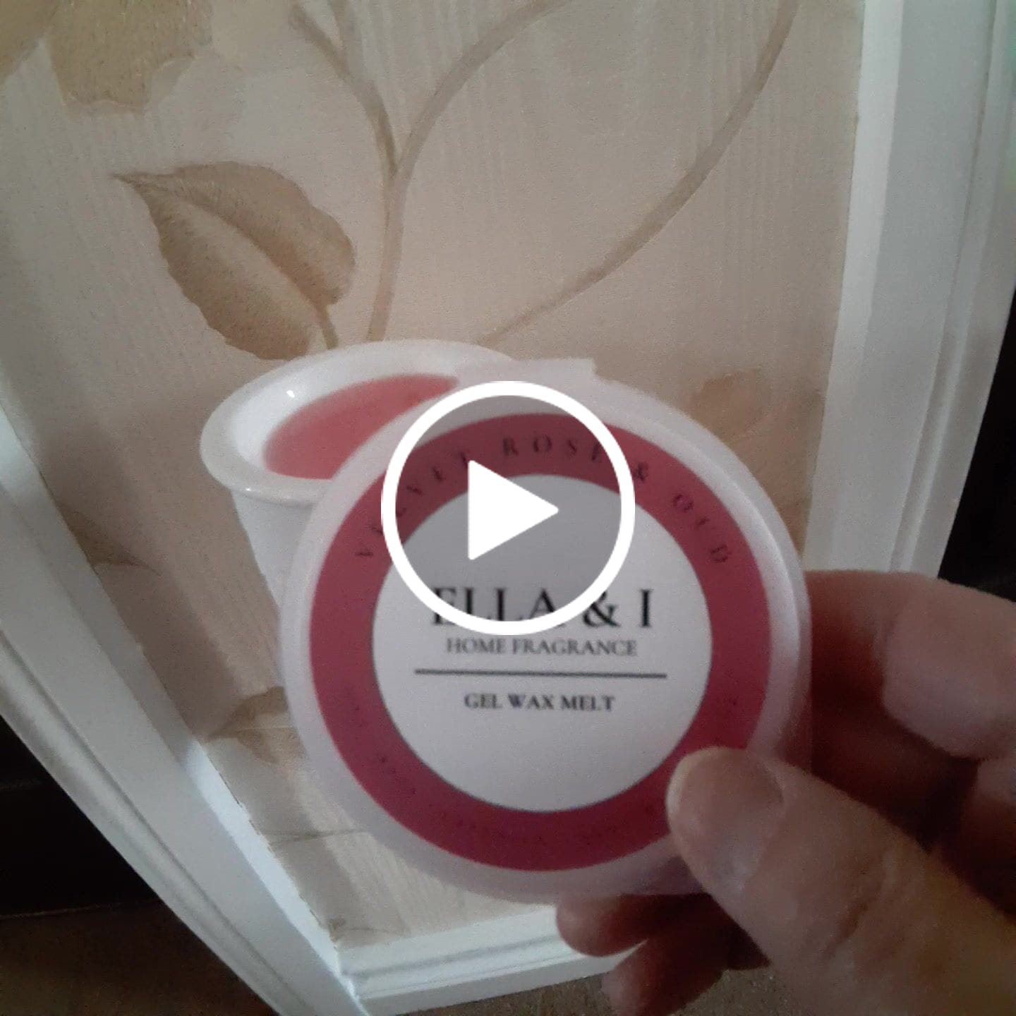 Customer video review of Velvet Rose & Oud Gel Melt