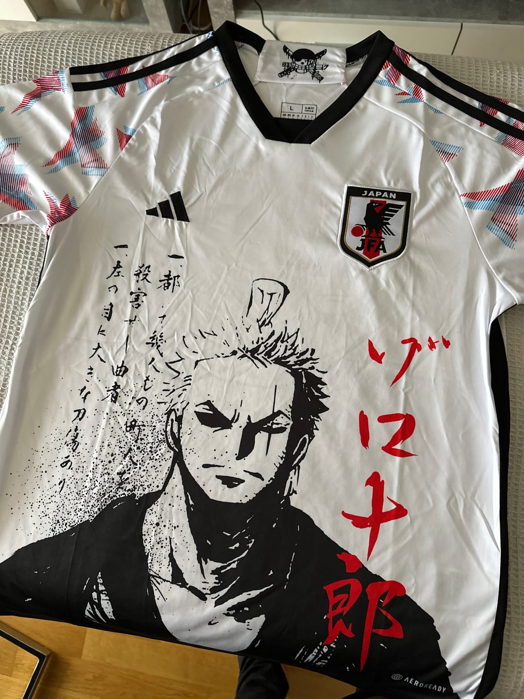 Customer photo review of MAILLOT JAPON 2022/23 - EXTERIEUR EDITION ZORO