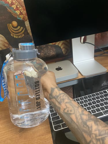 Customer photo review of Driptrip 2.5 Liter Gallon Bottle For Gym