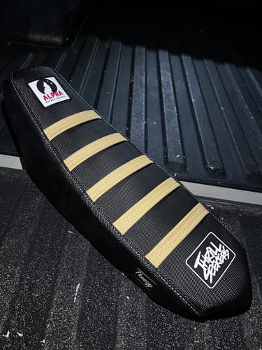 Customer photo review of Custom Seat Cover: Talaria Sting