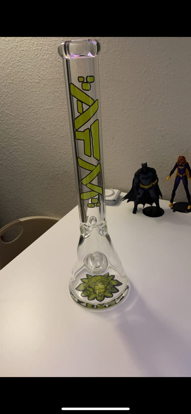 Customer photo review of 18" AFM Glass Flower Monkey Clear 9mm Glass Beaker Bong