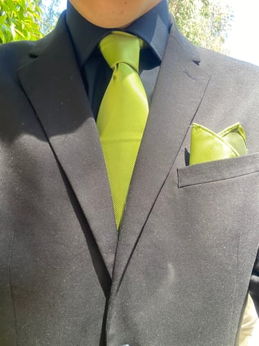 Customer photo review of Grass Green Solid Silk Men's Necktie Hanky Cufflinks Set
