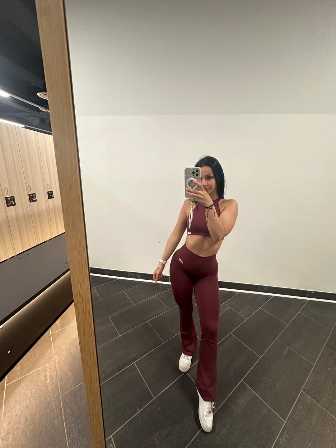 Customer photo review of Leggings a zampa di elefante Merlot