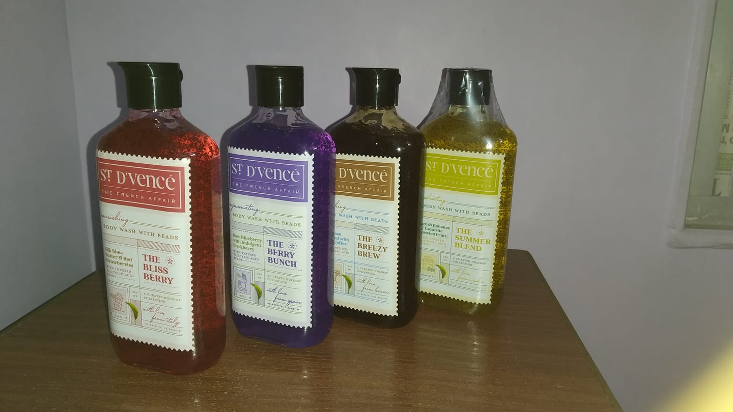 Customer photo review of Bliss Berry - Strawberry & Shea Butter Body Wash with Salicylic Acid, 300 ml