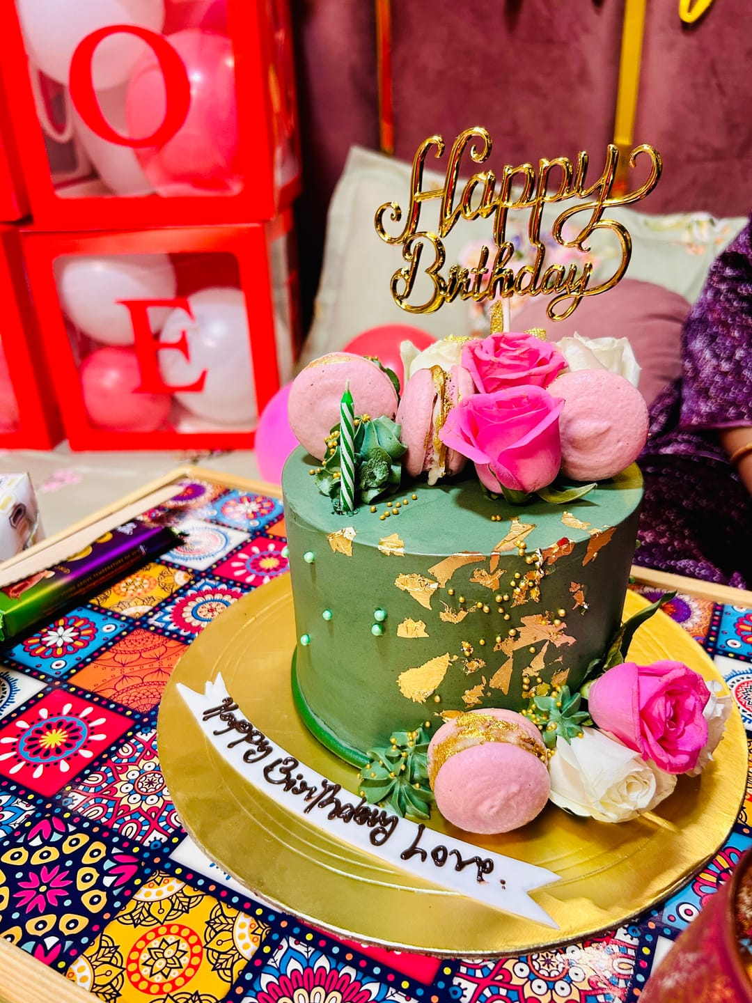 Customer photo review of Bottle Green Floral Cake