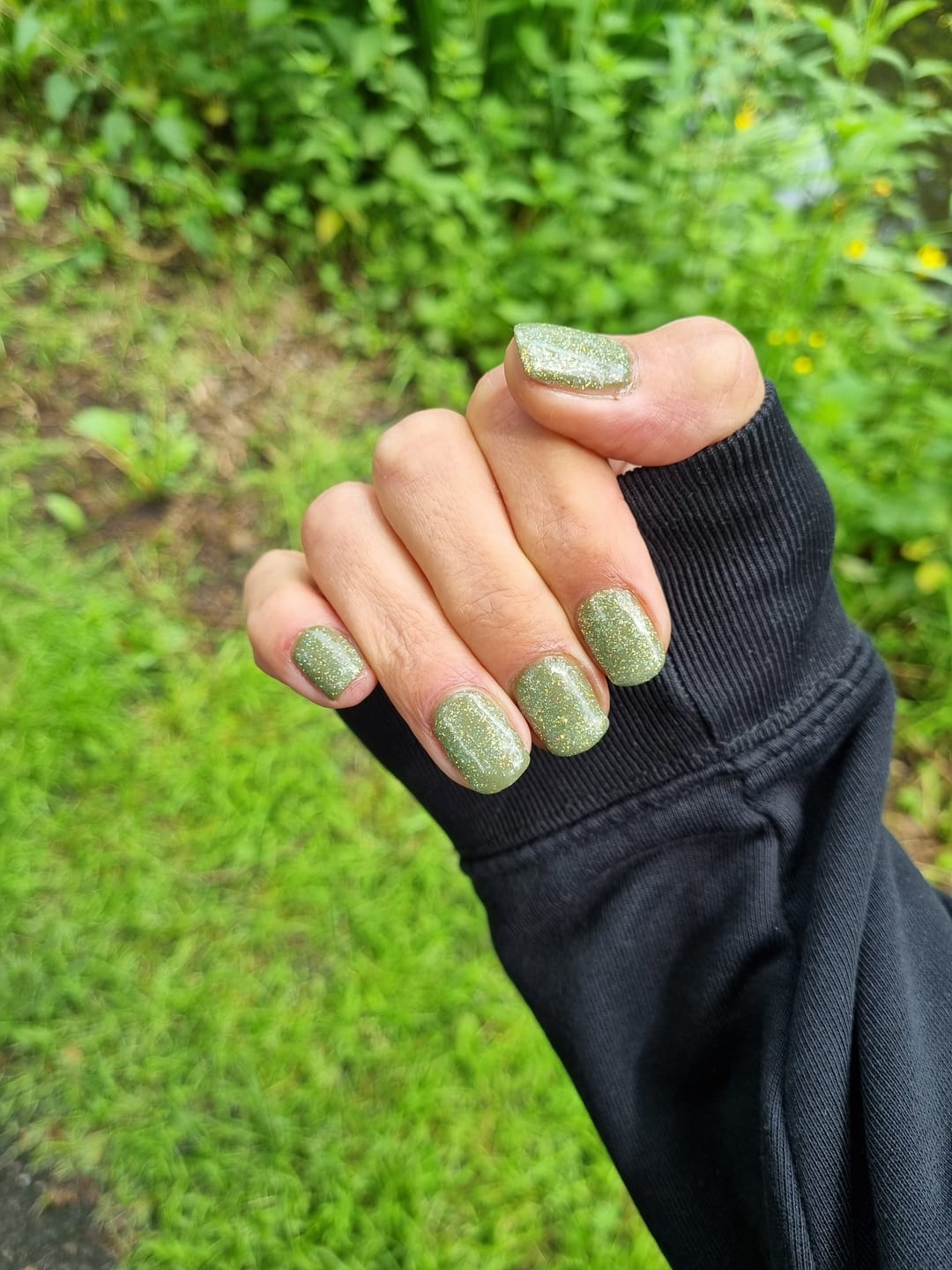 Customer photo review of Khaki Dipping Powder