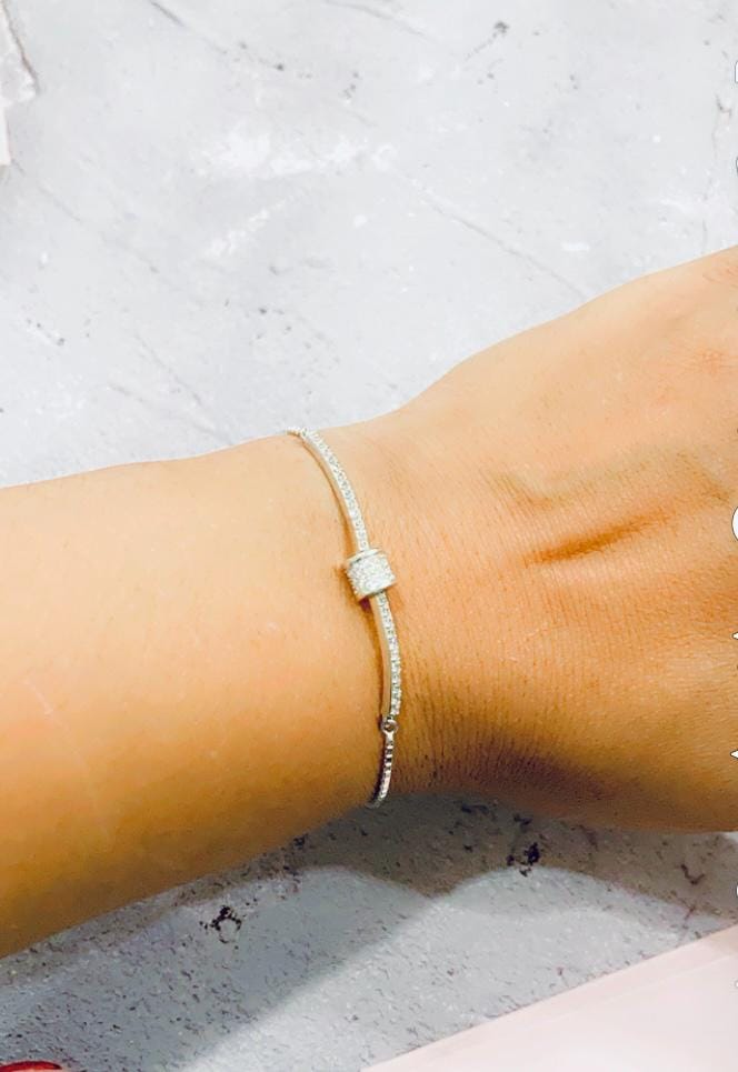 Customer photo review of Zenith-Minimalist Silver Bracelet