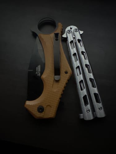 Customer photo review of Mystery Knives Box™