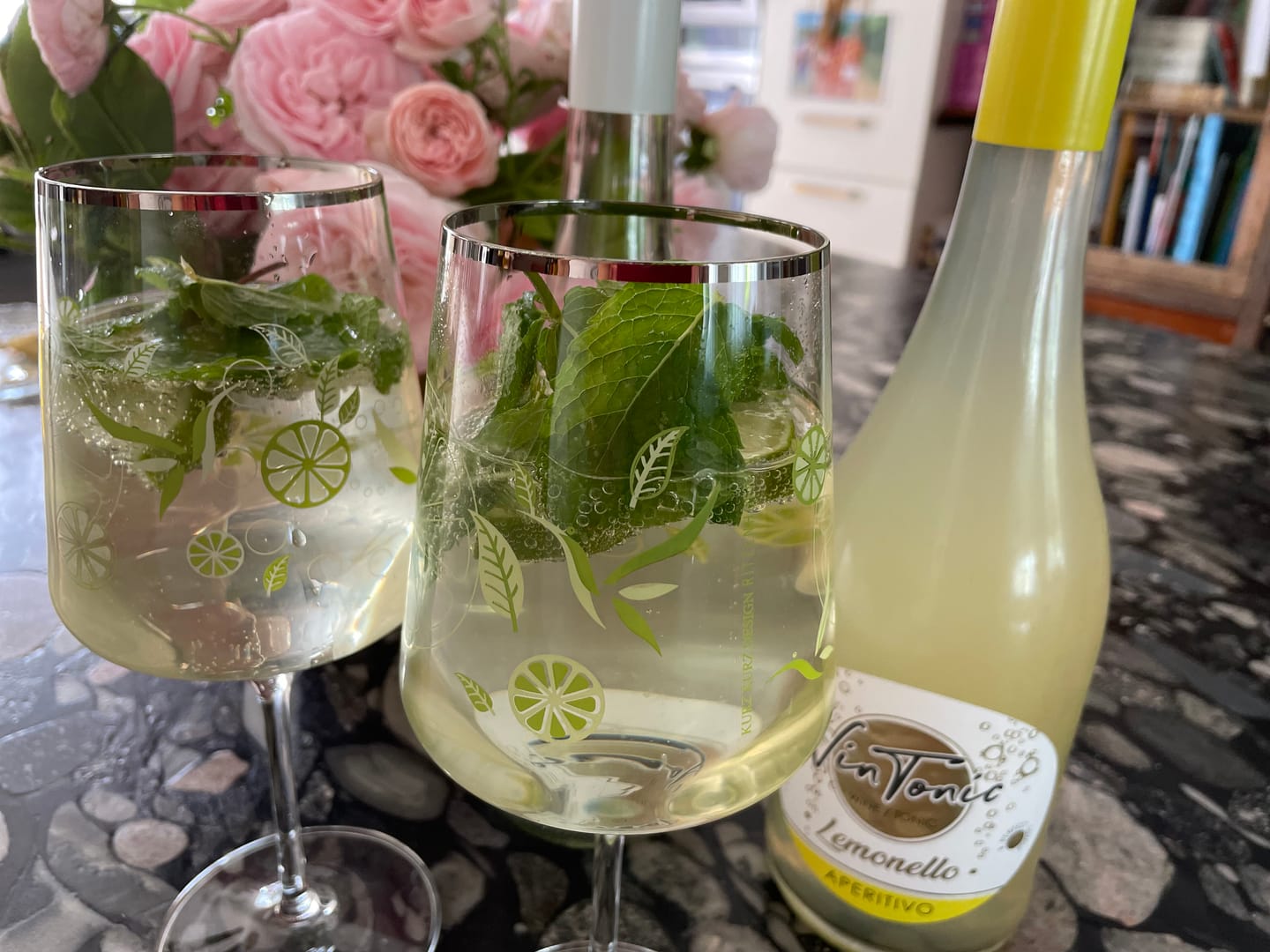 Customer photo review of NEU: VinTonic Mix 3x Mojito + 3x Lemonello