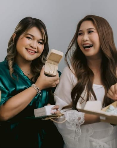 Customer photo review of Printave™ Personalized Round Necklace