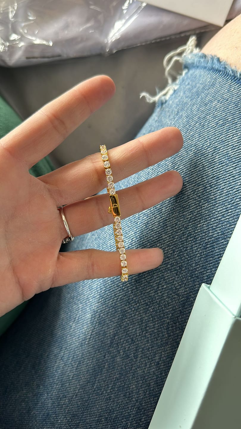 Customer photo review of TENNISBOY BRACELET. - 3MM 18K GOLD