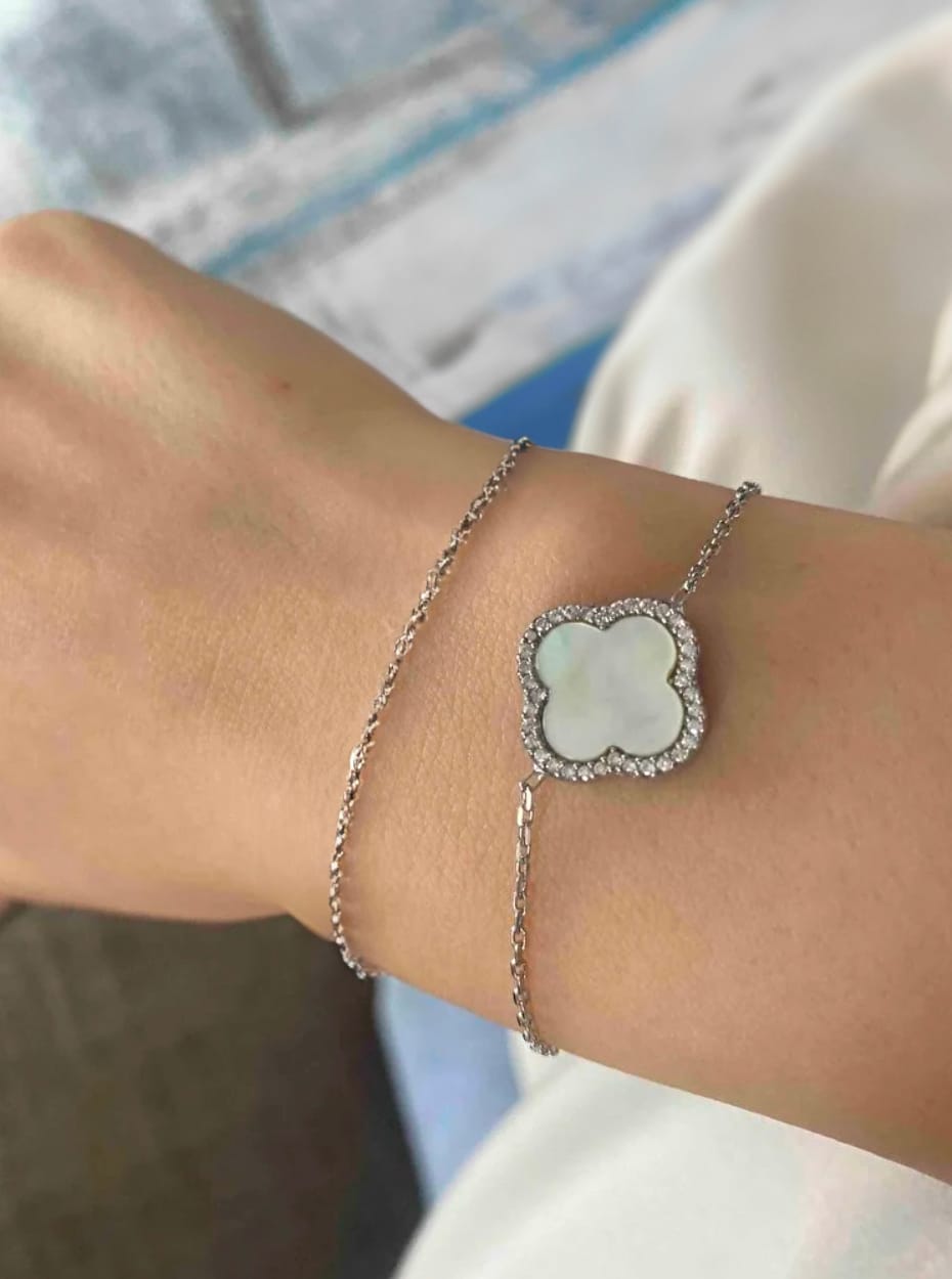 Customer photo review of Four Leaf Clover Silver Bracelet Natural Mother of Pearl