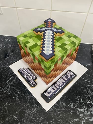 Customer photo review of A4 Rectangle Custom Edible Icing Image