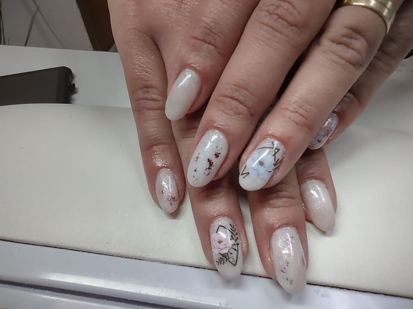 Customer photo review of Didier Lab, fiber base, "shimmer white ", 10ml