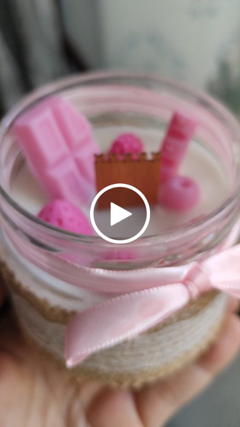 Customer video review of MECHAS DE MADERA CON CORAZONCITOS