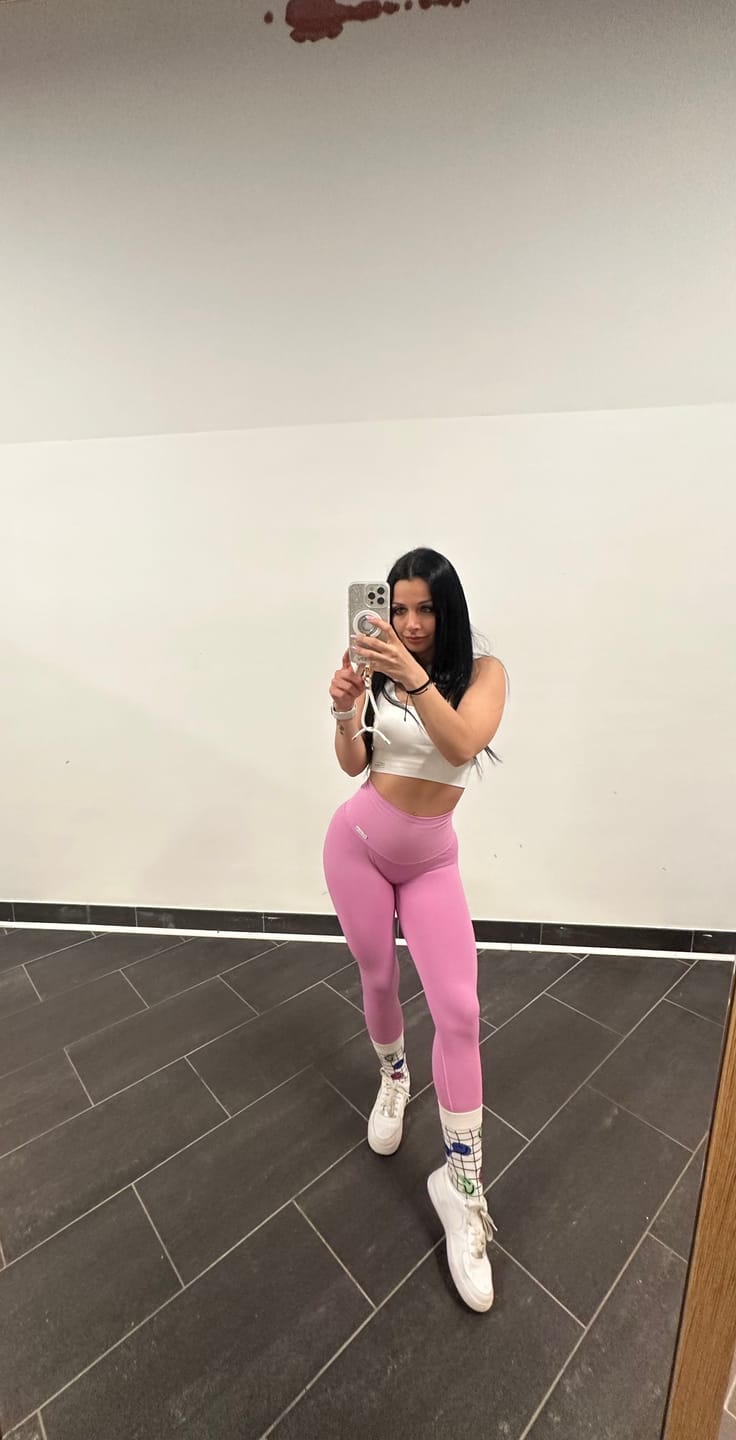 Customer photo review of Nikita All-up Rosa Frida