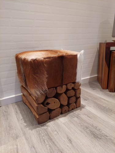 Customer photo review of Teak Wurzelholz Hocker BARON mit Ziegenfell