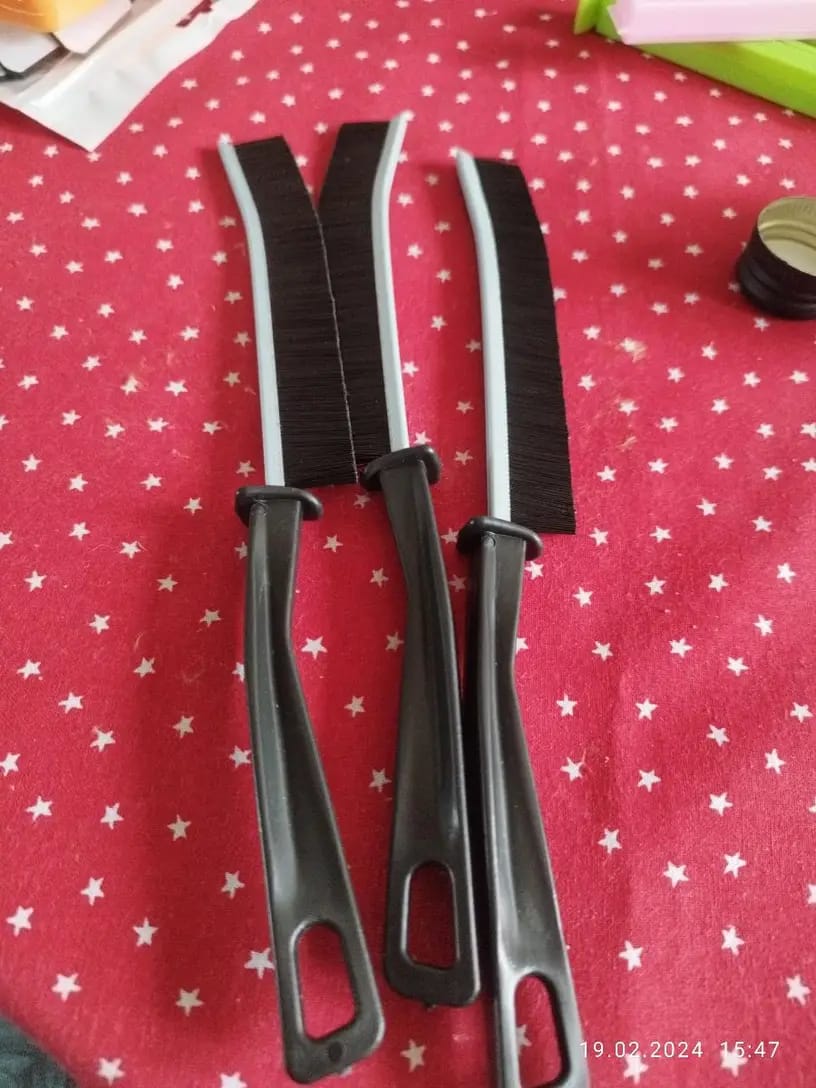 Customer photo review of Hard Spots Cleaning Brush