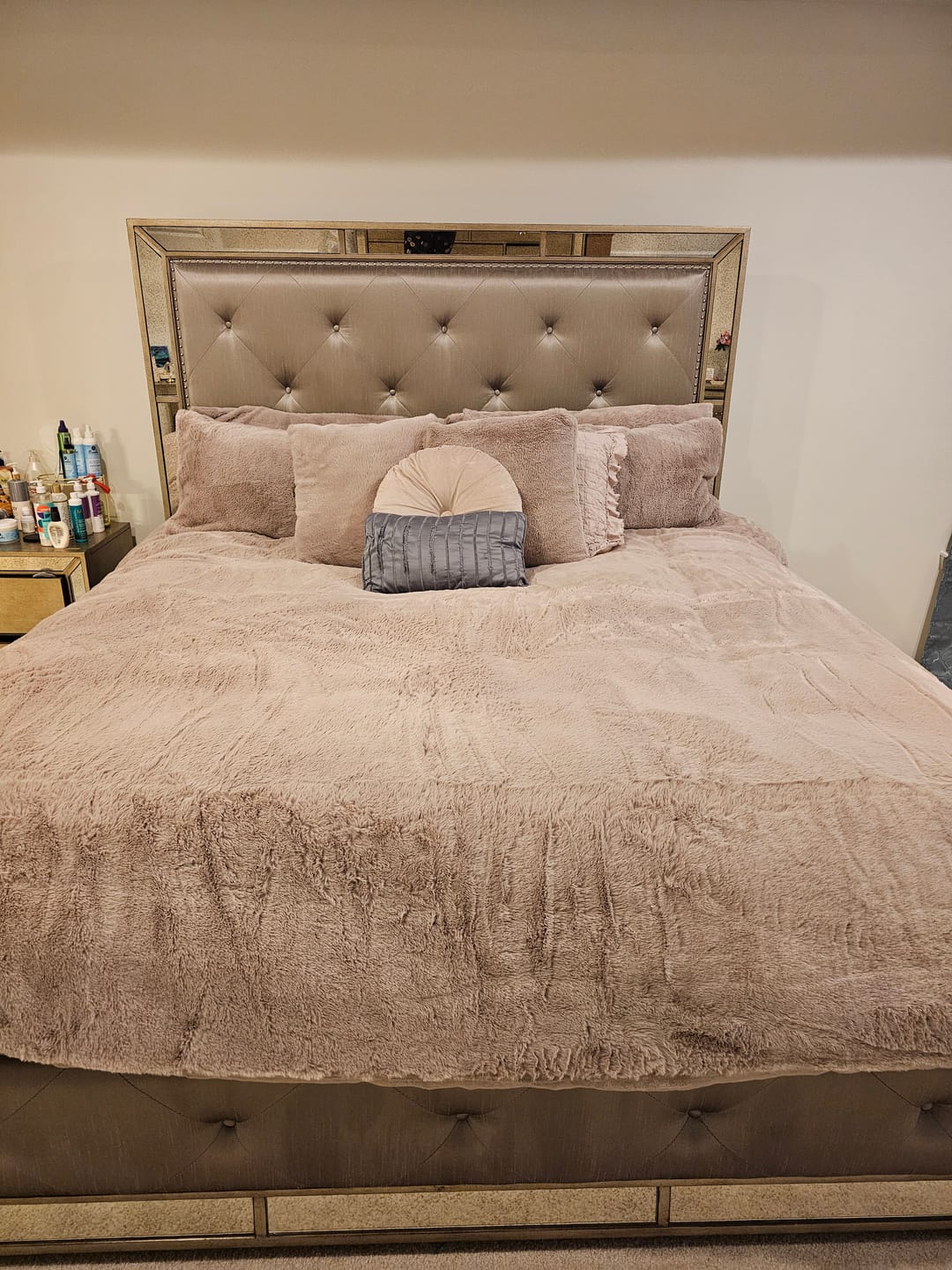 Customer photo review of CYRA Long Velvet Bedding Set