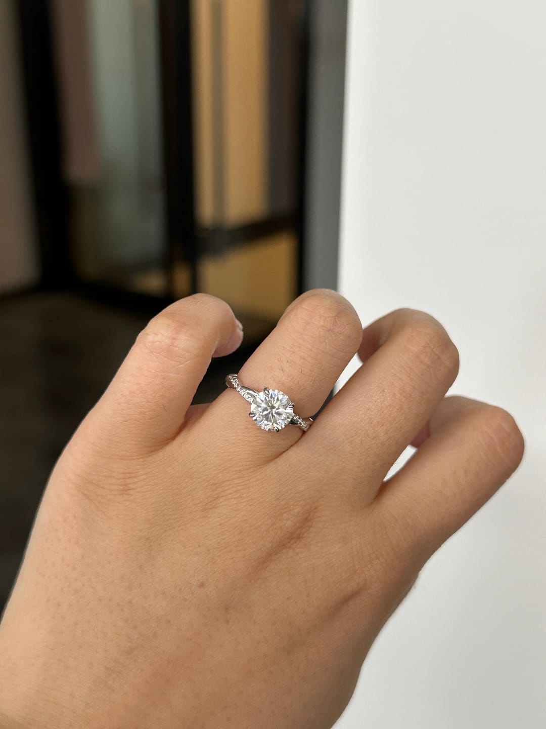 Customer photo review of S925 Twist Moissanite 2.0 Carat Round Cut Promise Ring