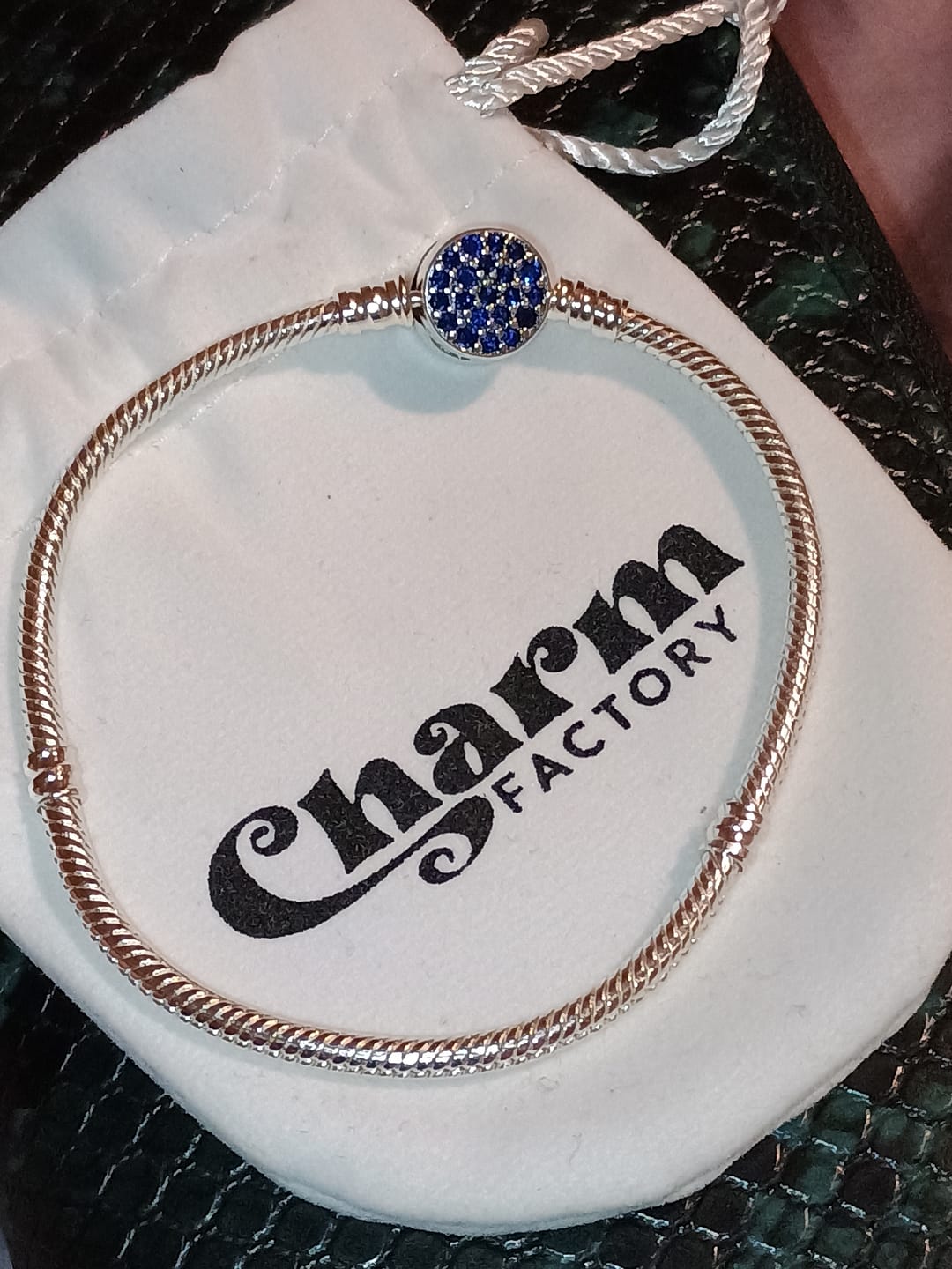 Customer photo review of Pulsera Luna Llena