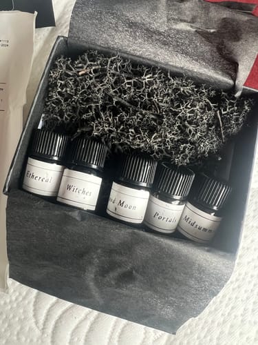 Customer photo review of Mini Parfum Coffret | 5 Scents 2ml Vials
