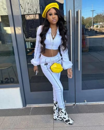 Customer photo review of Curtain Bangs 13x4 Lace Wig Chic Retro Body Wave Human Hair Wigs with Adjustable Strap