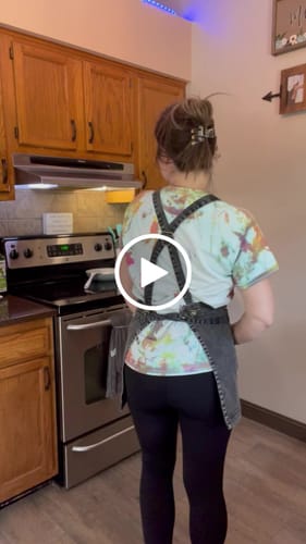 Customer video review of Over Shoulder Black Acid Washed Apron