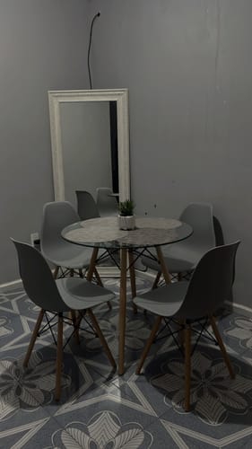 Customer photo review of Comedor Mesa T8 + 4 Sillas Oslo