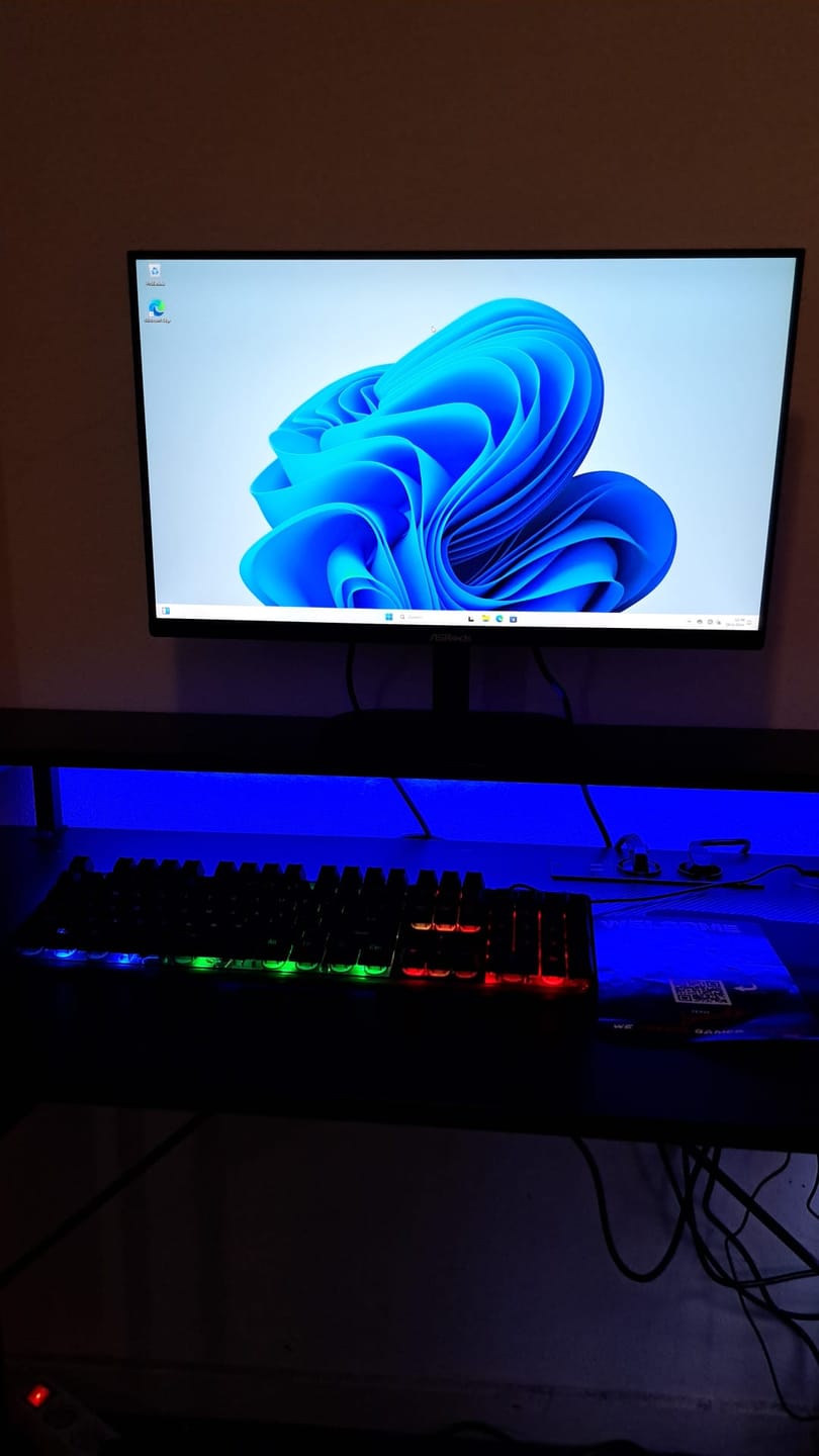 Customer photo review of ScreenON - Gaming Set - S24-TX88293 (24" Monitor + Toetsenbord + Muis)
