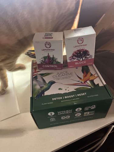 Customer photo review of 1-Day CORE Juice Cleanse – Bloat Reduction (8 Juices)