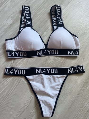 Customer photo review of "White & Black" - Бял с Черно Памучен Триъгълен Комплект Бельо от 2 части: Бралет и Прашки / Бикини