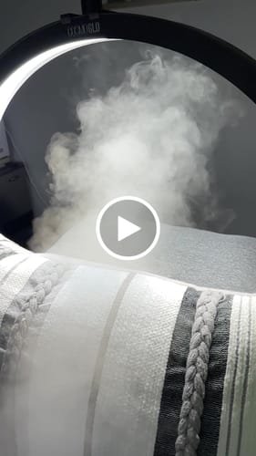 Customer video review of CosmoGlo Original Light Bundle + Phone Clip