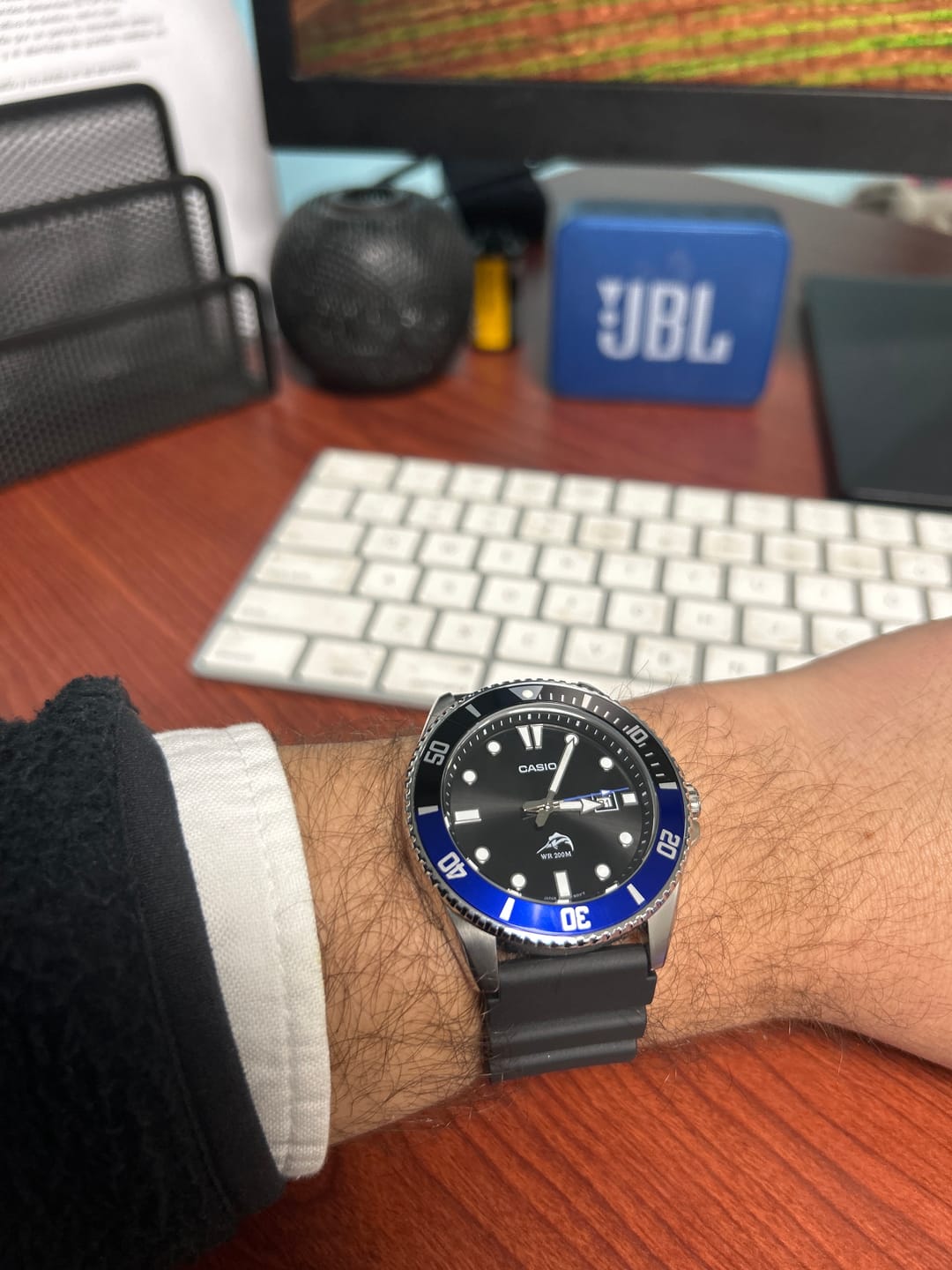 Customer photo review of Reloj Casio Submariner Marlin Duro MDV-106B-1A1VCF Batman Buceo [EXCLUSIVO]